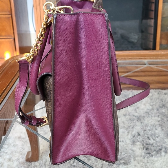 EUC Michael Kors purse. - Picture 4 of 6